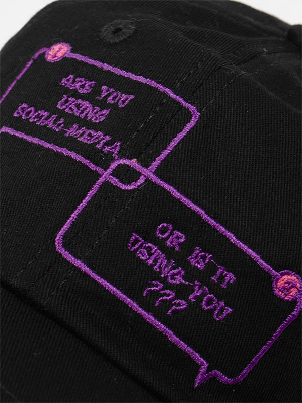 TOPI POLO HITAM MEDIA SOSIAL