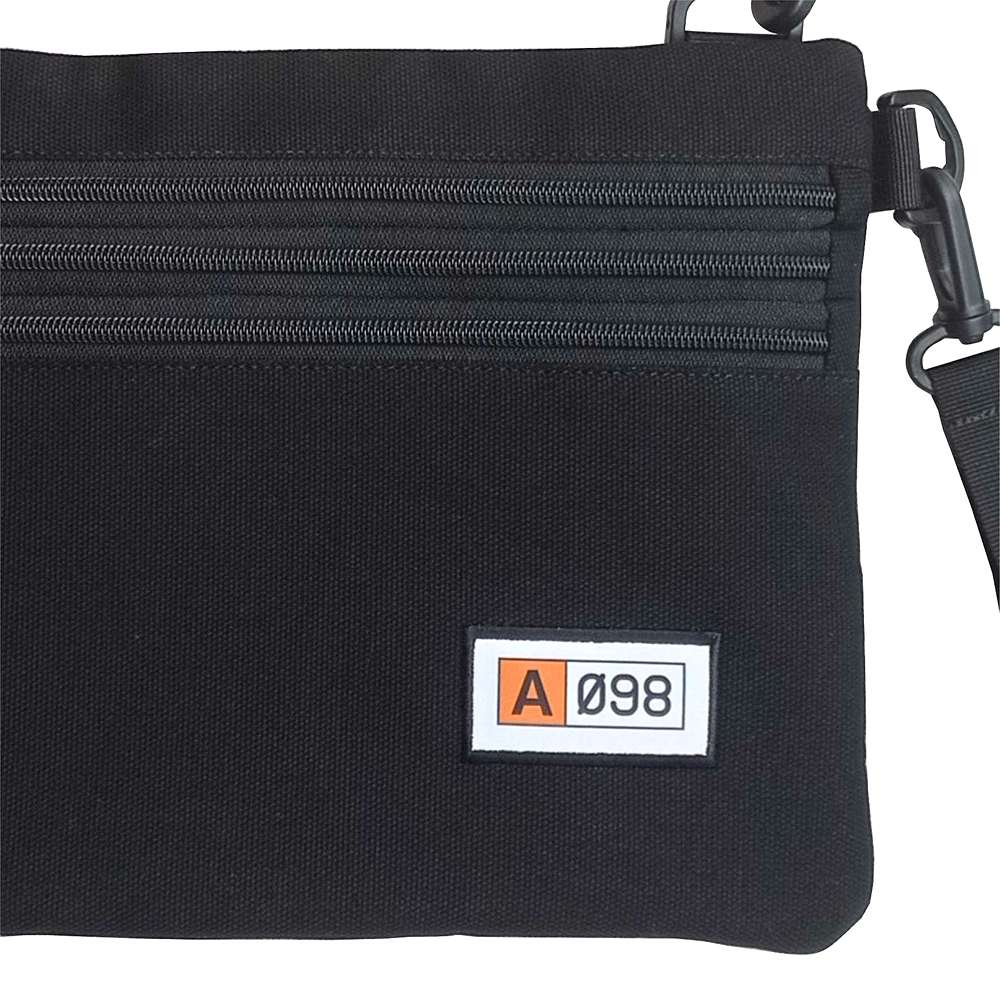 P-98 CNV TRF PAC BLACK SLINGBAG