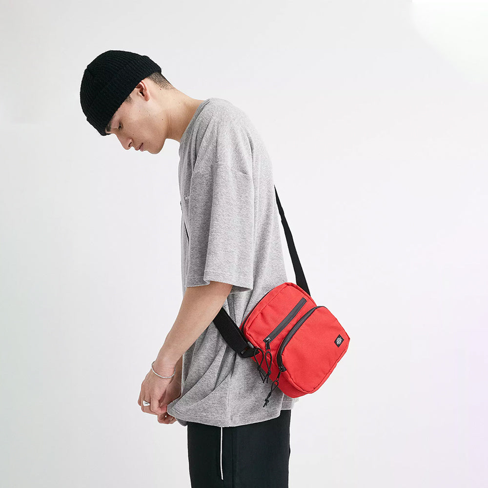 GILMER RED MESSENGER SLINGBAG